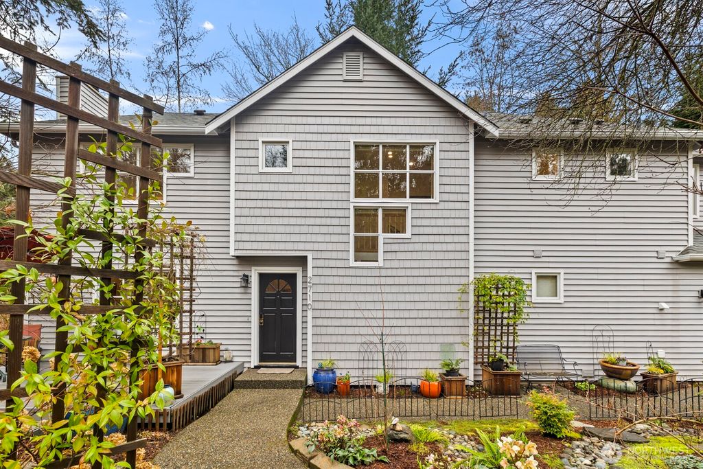 Photo of 2710 NE 105th Street, Seattle, WA 98125 (MLS # 2473062)