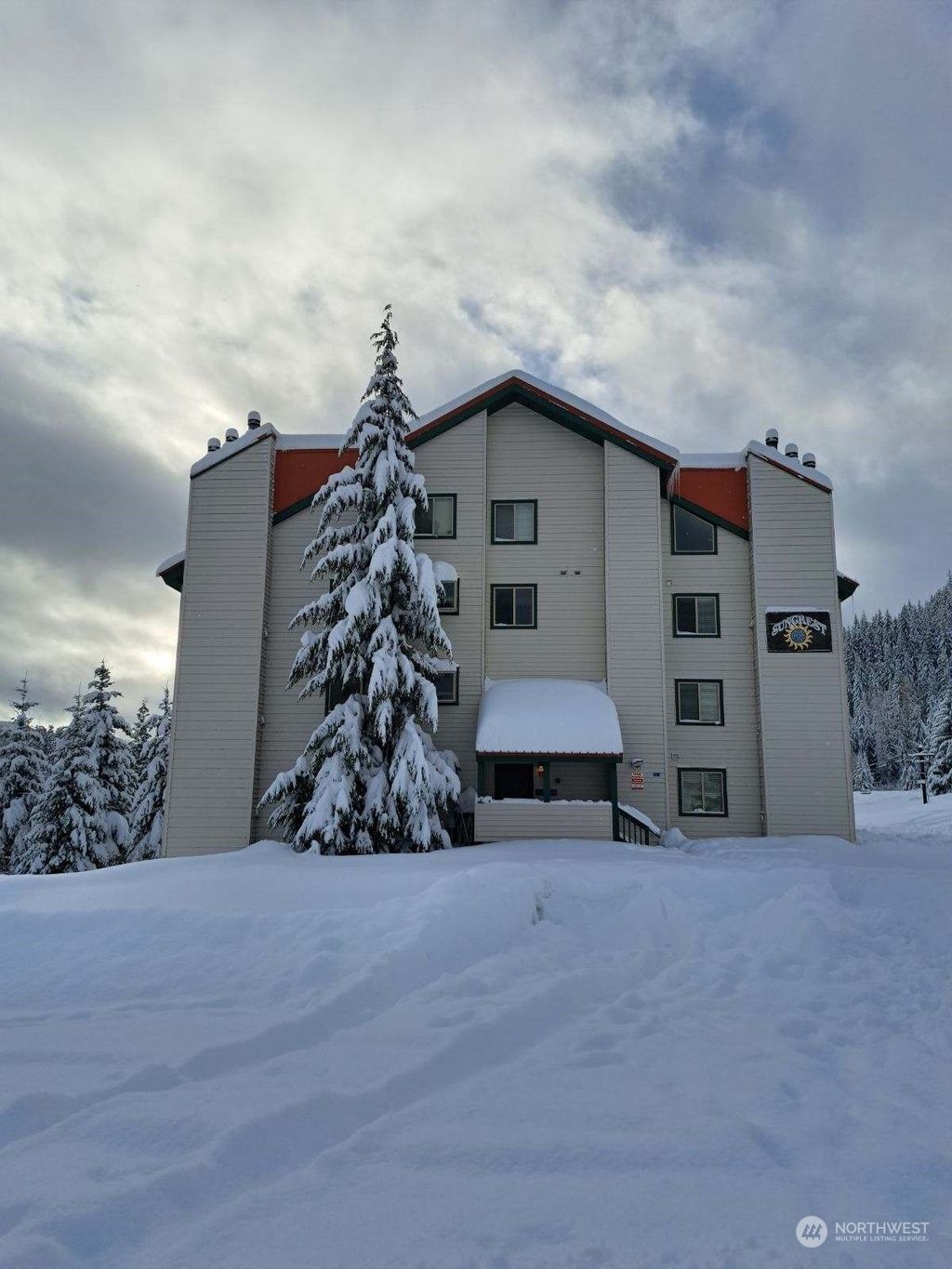 Photo of 221 E Hyak Drive #402, Snoqualmie Pass, WA 98068 (MLS # 2241411)