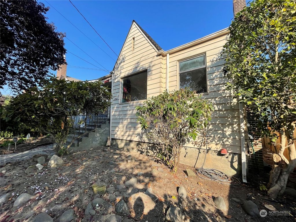 Photo of 2556 E Roanoke Street, Seattle, WA 98112 (MLS # 2006514)