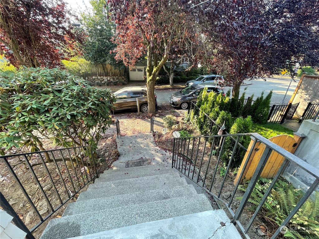 Photo of 2556 E Roanoke Street, Seattle, WA 98112 (MLS # 2006514)