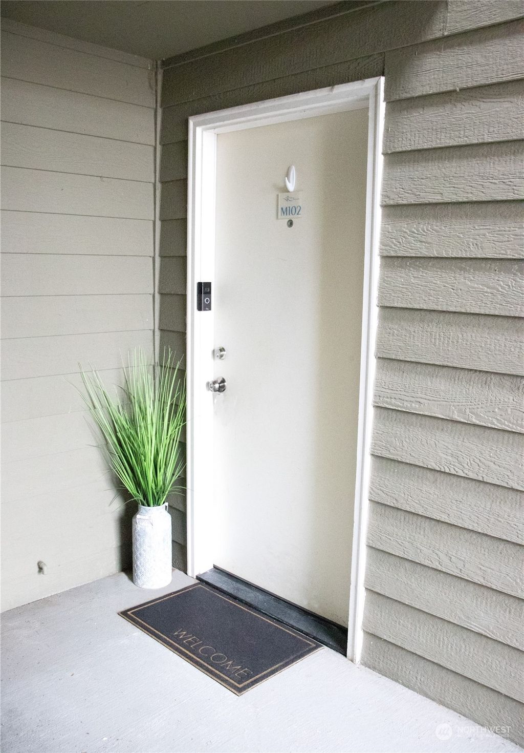 Photo of 1860 S 284th Lane #M-102, Federal Way, WA 98003 (MLS # 2046586)