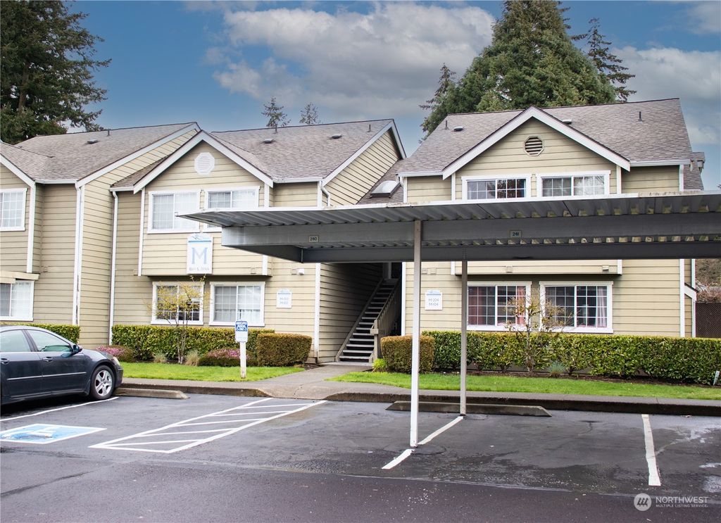 Photo of 1860 S 284th Lane #M-102, Federal Way, WA 98003 (MLS # 2046586)