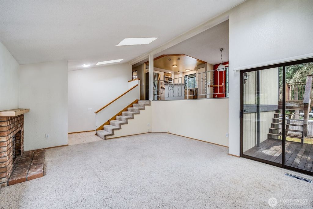 Photo of 31107 11th Place SW, Federal Way, WA 98023 (MLS # 2405703)