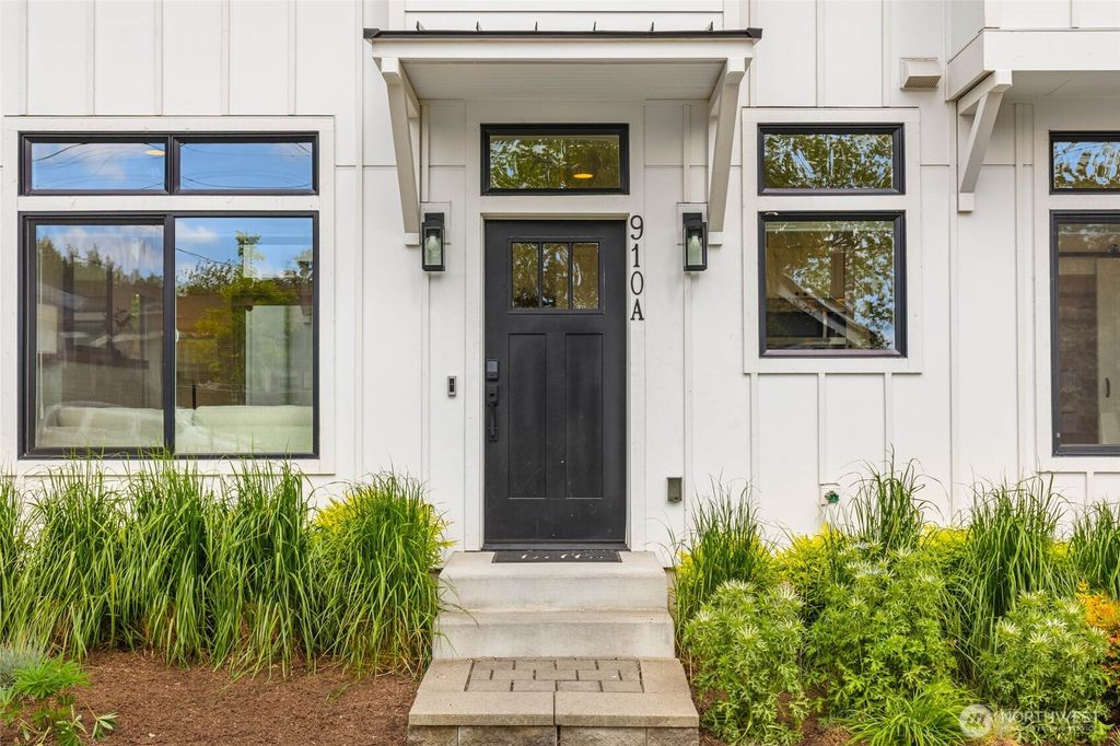 Photo of 910 A 24th Avenue S, Seattle, WA 98144 (MLS # 2376468)