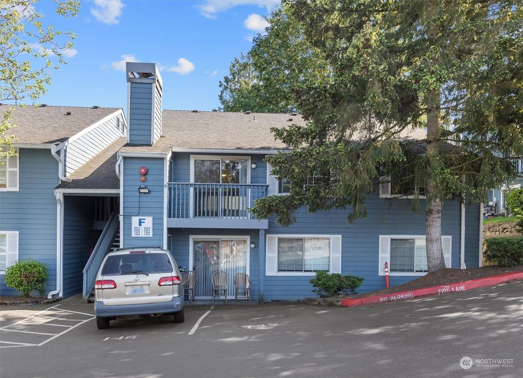 Photo of 16817 Larch Way #F204, Lynnwood, WA 98037 (MLS # 2252043)