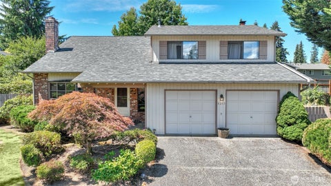Photo of 4233 192nd Court SE, Issaquah, WA 98027 (MLS # 2560826)