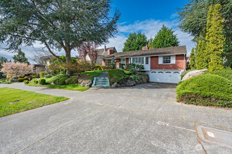 3227 Magnolia Boulevard W