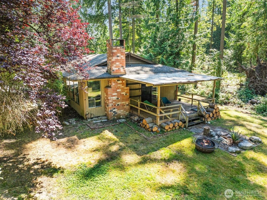 Photo of 22737 SE 23rd Place, Sammamish, WA 98075 (MLS # 2417936)