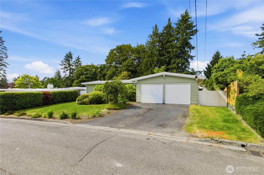 Photo of 10510 SE 233rd Place, Kent, WA 98031 (MLS # 2535423)