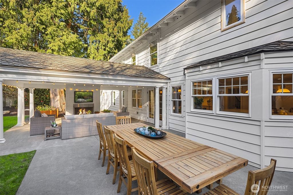 Photo of 5315 90th Avenue SE, Mercer Island, WA 98040 (MLS # 2341529)
