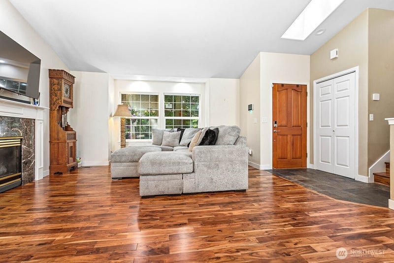 5 Valley Crest Way