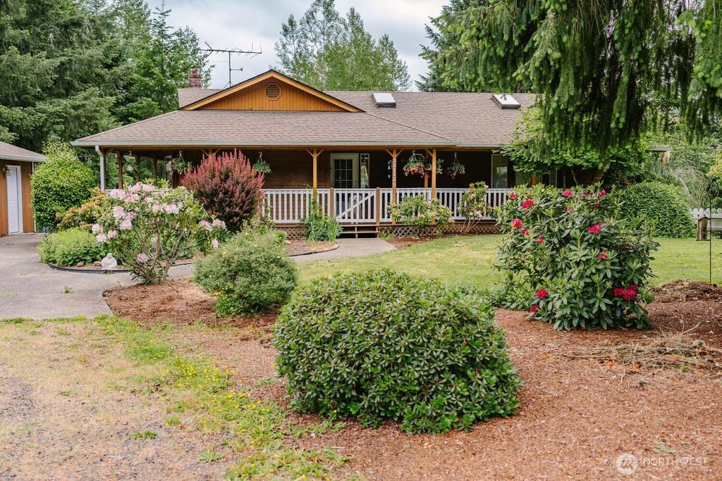 Photo of 32115 71st Court St E, Eatonville, WA 98328 (MLS # 2533930)