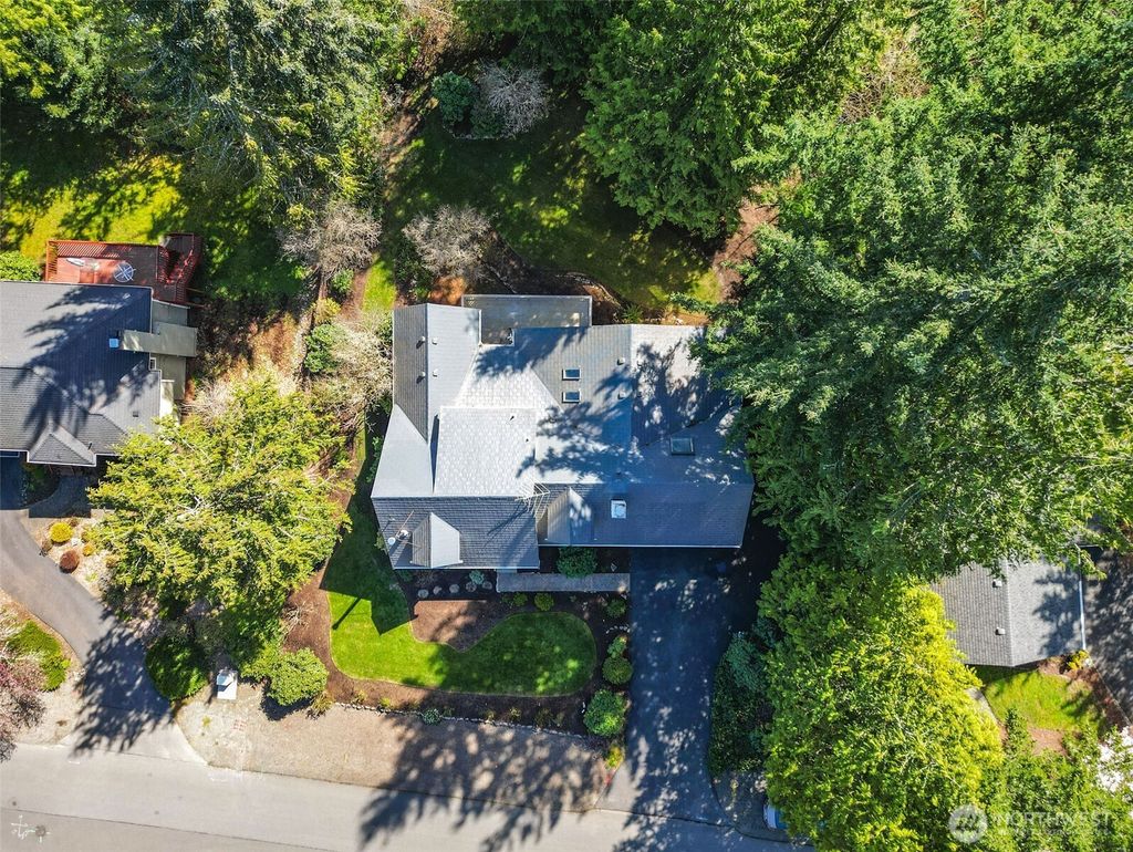 Photo of 2210 NE 229th Ave Ave, Sammamish, WA 98074 (MLS # 2358224)