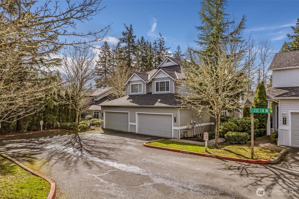 Photo of 911 232nd Lane NE #911, Sammamish, WA 98074 (MLS # 2340796)