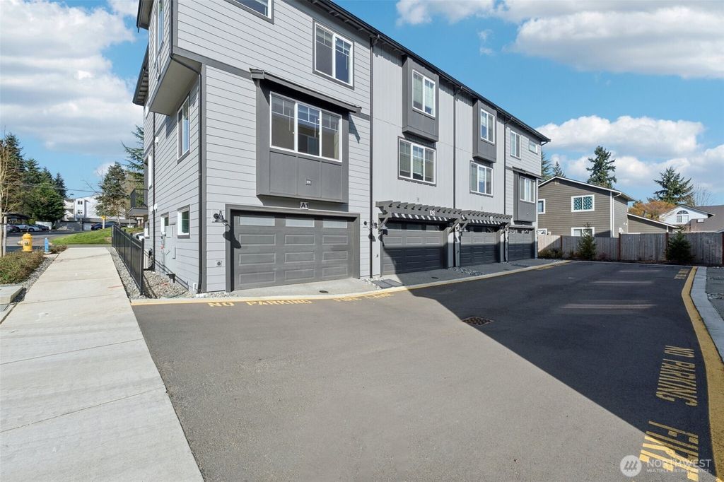 Photo of 15423 Admiralty Way #A1, Lynnwood, WA 98087 (MLS # 2499858)