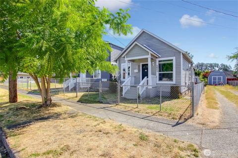 Photo of 5411 S Warner Street, Tacoma, WA 98409 (MLS # 2547163)