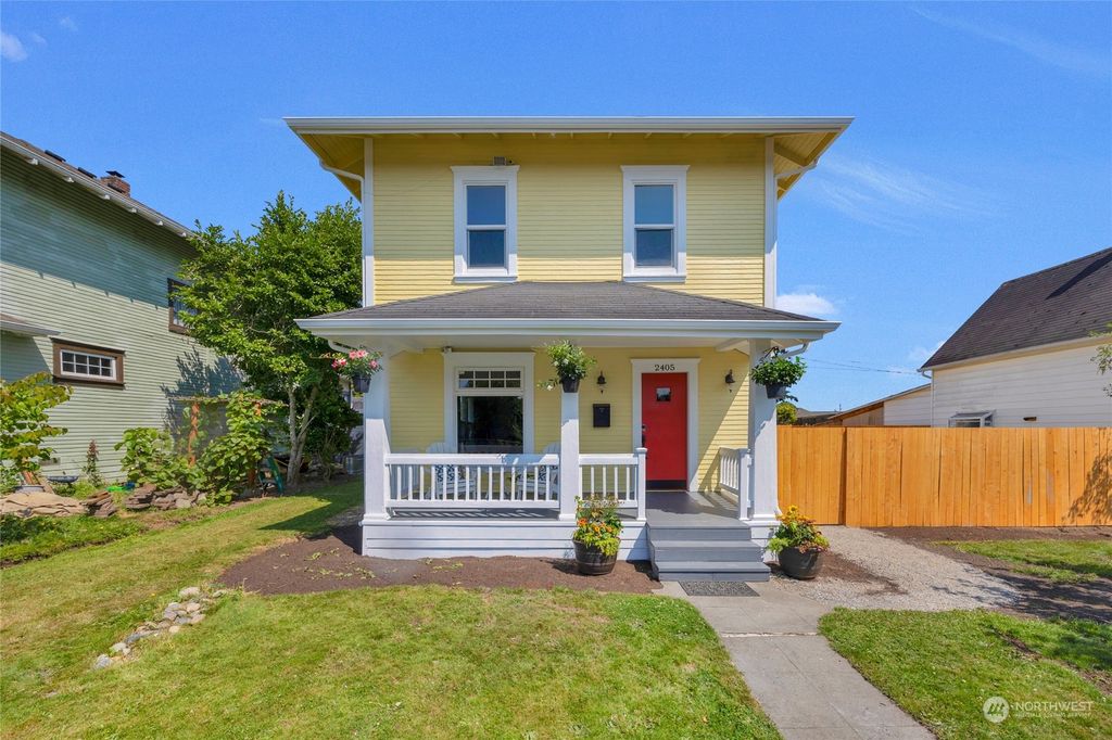 Photo of 2405 State Street, Everett, WA 98201 (MLS # 2270978)
