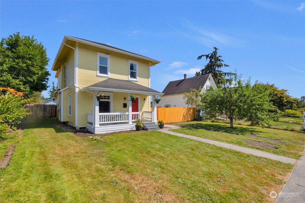 Photo of 2405 State Street, Everett, WA 98201 (MLS # 2270978)