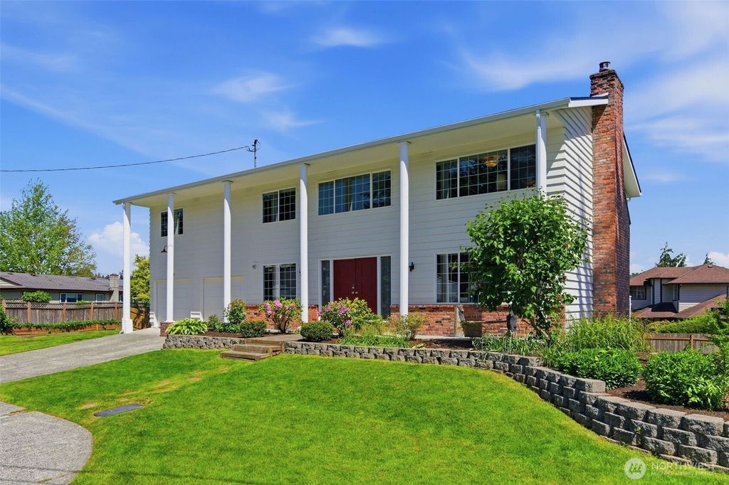Photo of 20707 31st Place W, Lynnwood, WA 98036 (MLS # 2500296)