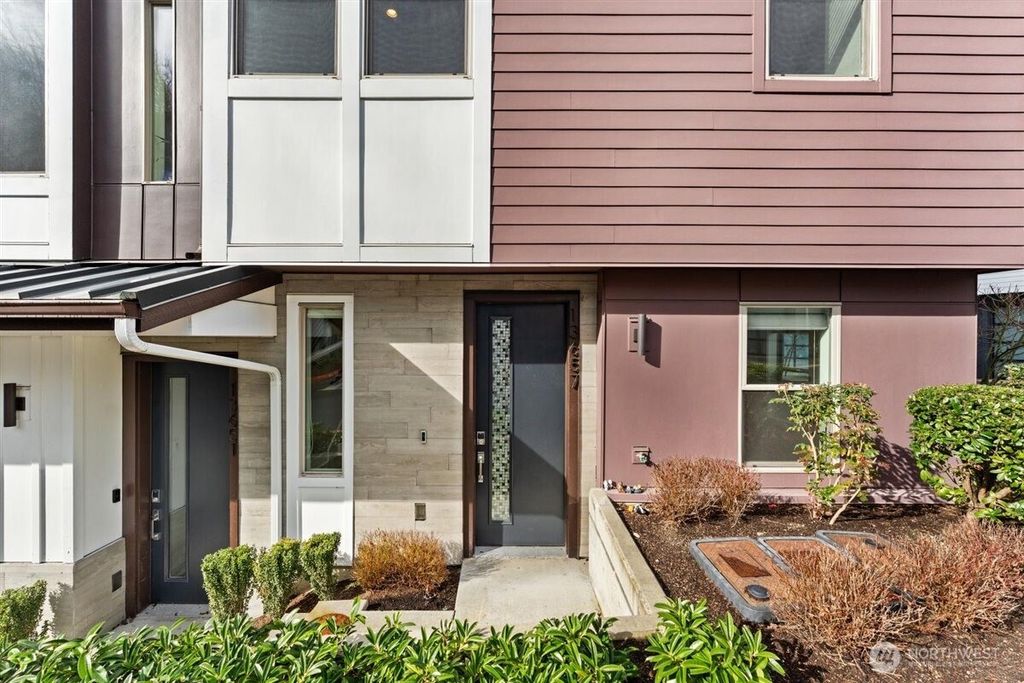 Photo of 13657 SE 67th Lane #8H-3, Newcastle, WA 98059 (MLS # 2509317)