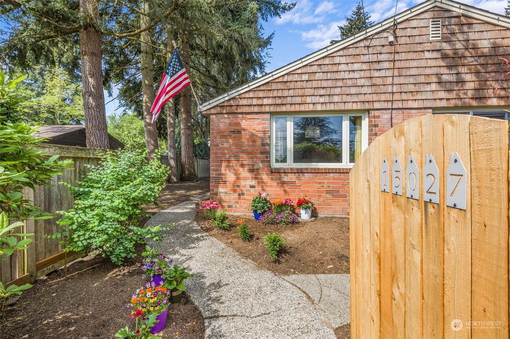 Photo of 15027 27th Avenue NE, Shoreline, WA 98155 (MLS # 2063916)