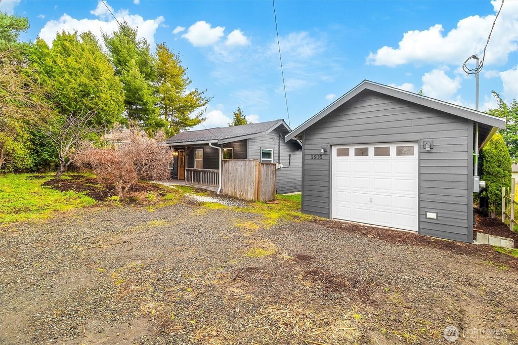 Photo of 3216 Bennett Drive, Bellingham, WA 98225 (MLS # 2462988)