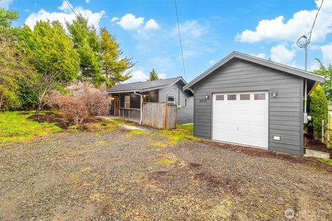 Photo of 3216 Bennett Drive, Bellingham, WA 98225 (MLS # 2462988)