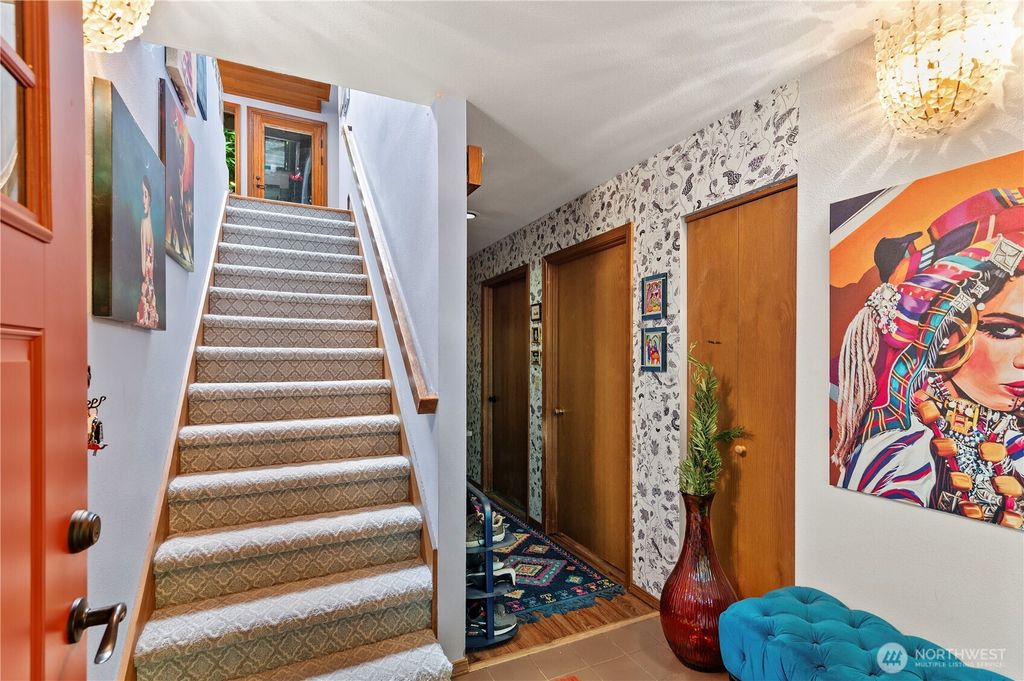 Photo of 16410 60th Avenue W, Lynnwood, WA 98037 (MLS # 2452317)