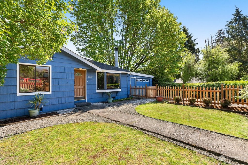 Photo of 8802 Interlake Avenue N, Seattle, WA 98103 (MLS # 2231967)
