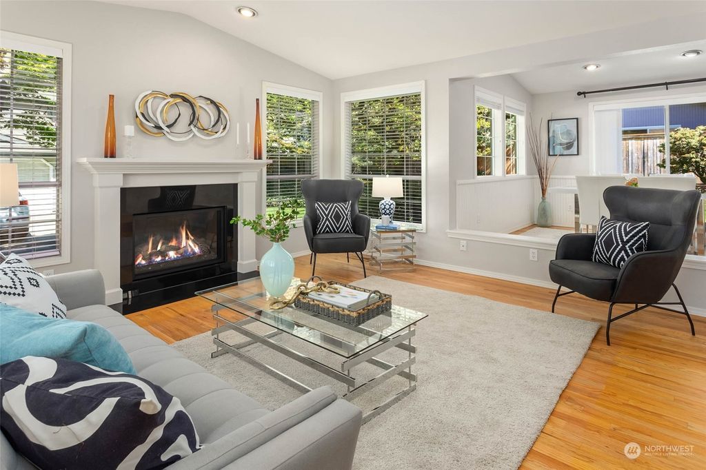 Photo of 11425 SE 67th Place, Bellevue, WA 98006 (MLS # 2229285)