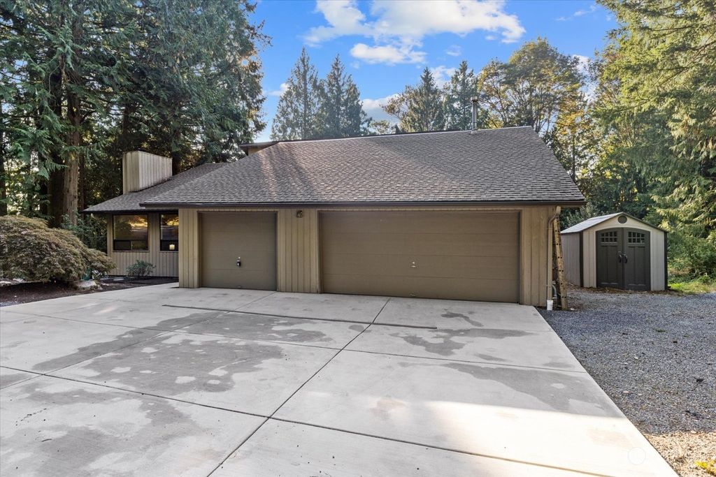 Photo of 14725 247th Place SE, Issaquah, WA 98027 (MLS # 2007690)