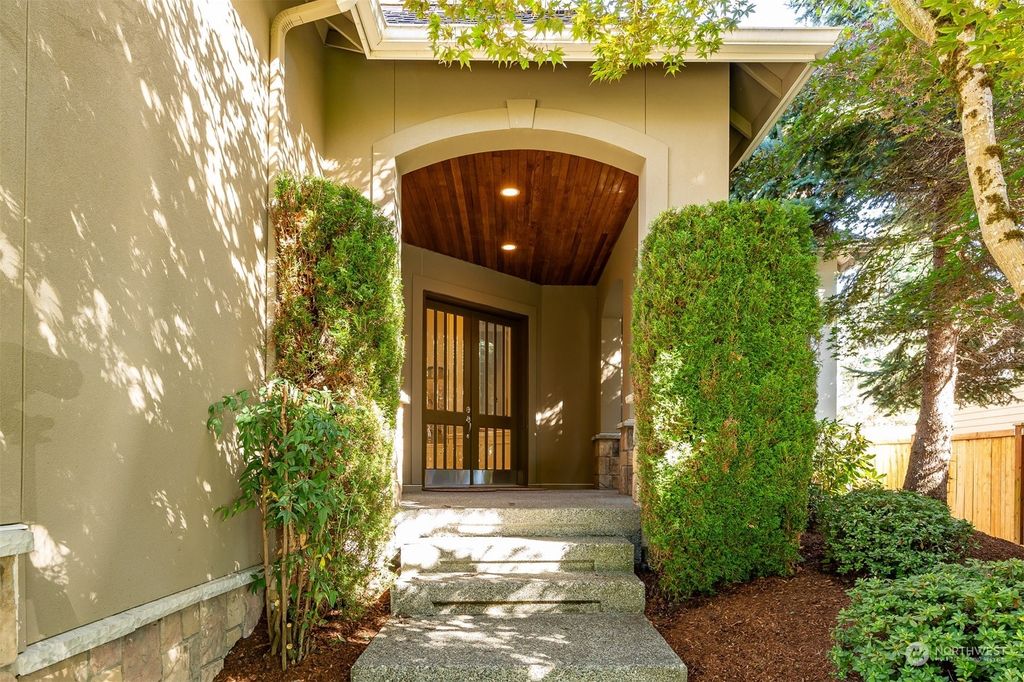 Photo of 412 210th Place SE, Sammamish, WA 98074 (MLS # 2161954)