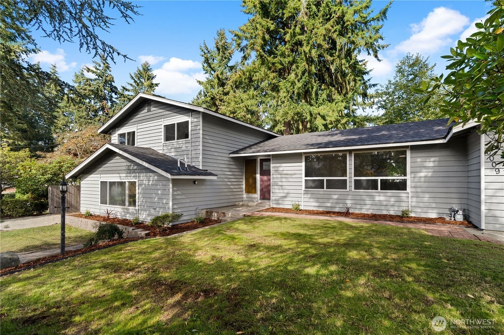 Photo of 6009 85th Street E, Puyallup, WA 98371 (MLS # 2593477)