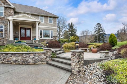 A home in Enumclaw