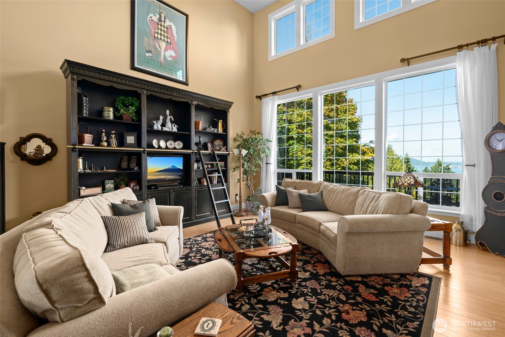 11733 Hummingbird Lane