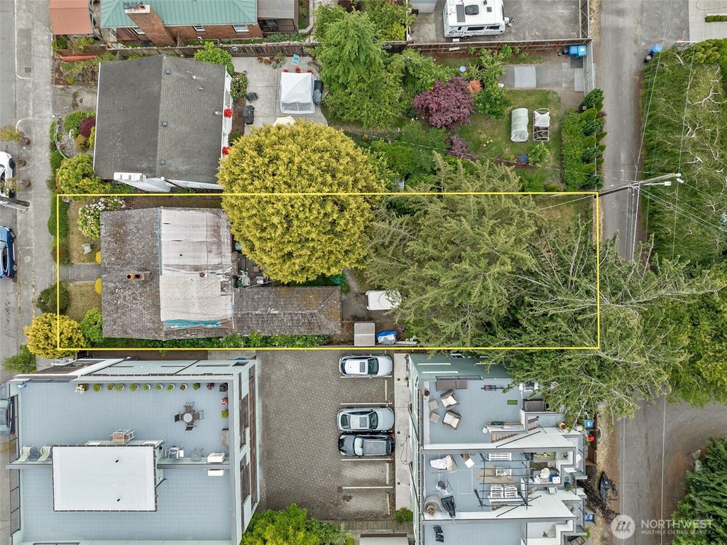 Photo of 3002 Alki Avenue SW, Seattle, WA 98116 (MLS # 2394046)