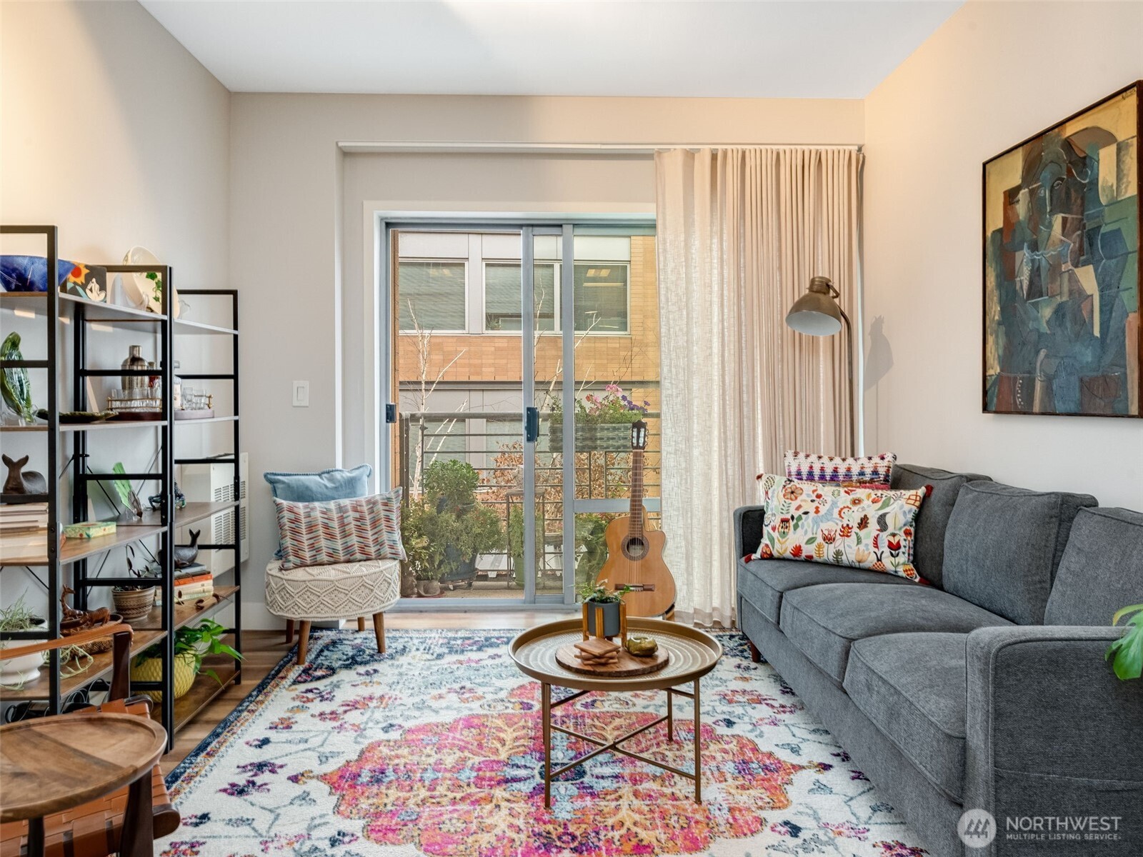 701 Columbia Street 414