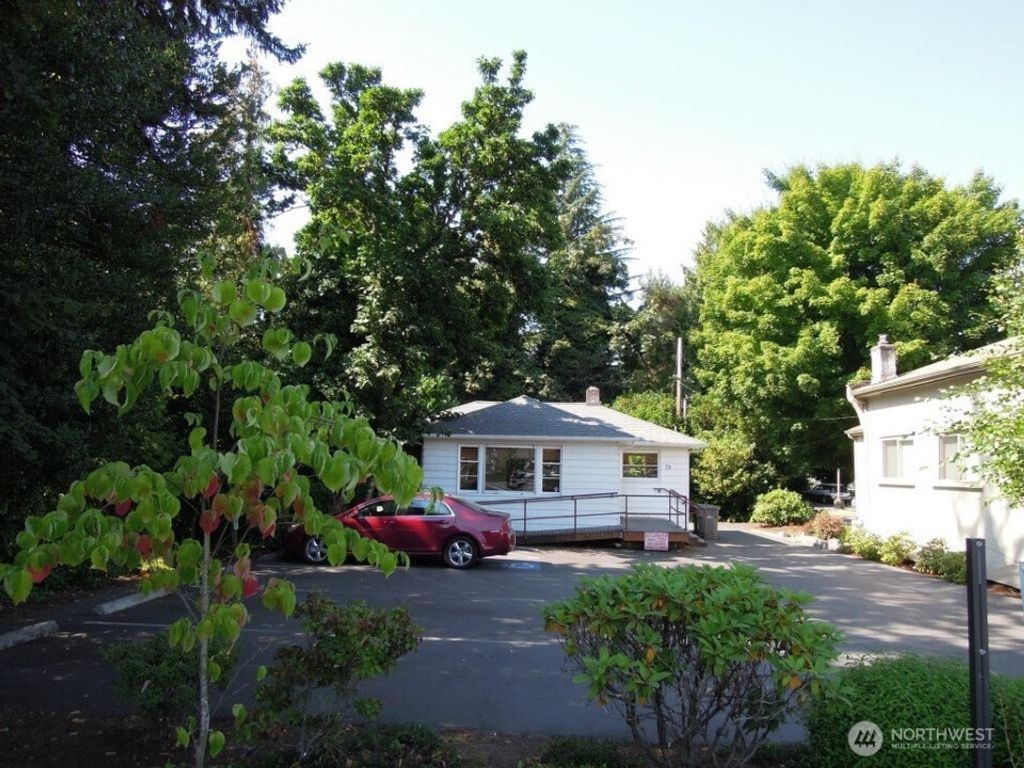 Photo of 75 Front Street S, Issaquah, WA 98027 (MLS # 2405569)