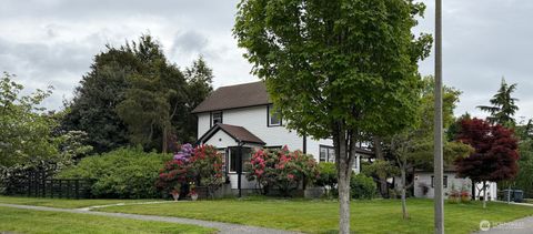 Photo of 311 Cherry Street, Blaine, WA 98230 (MLS # 2515487)