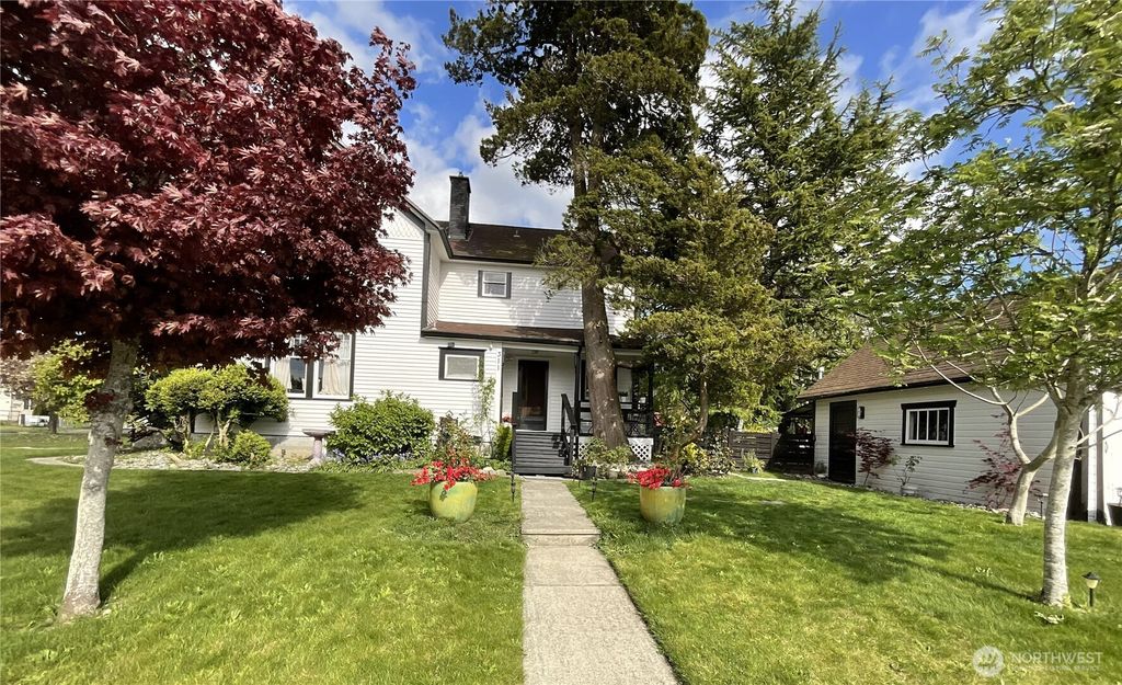 Photo of 311 Cherry Street, Blaine, WA 98230 (MLS # 2515487)
