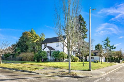 Photo of 311 Cherry Street, Blaine, WA 98230 (MLS # 2515487)