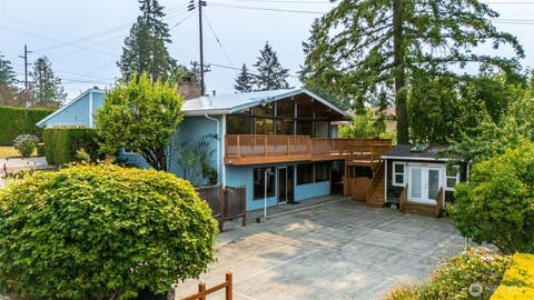 Photo of 19505 45th Avenue NE, Lake Forest Park, WA 98155 (MLS # 2564146)