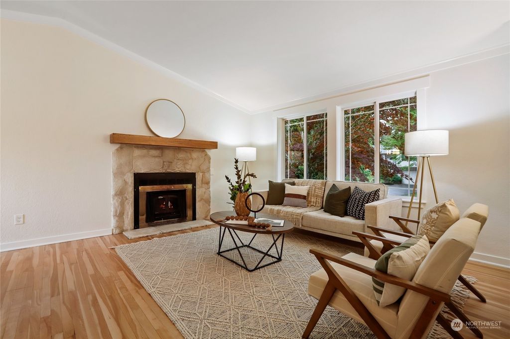 Photo of 16208 NE 107th Court, Redmond, WA 98052 (MLS # 2241966)