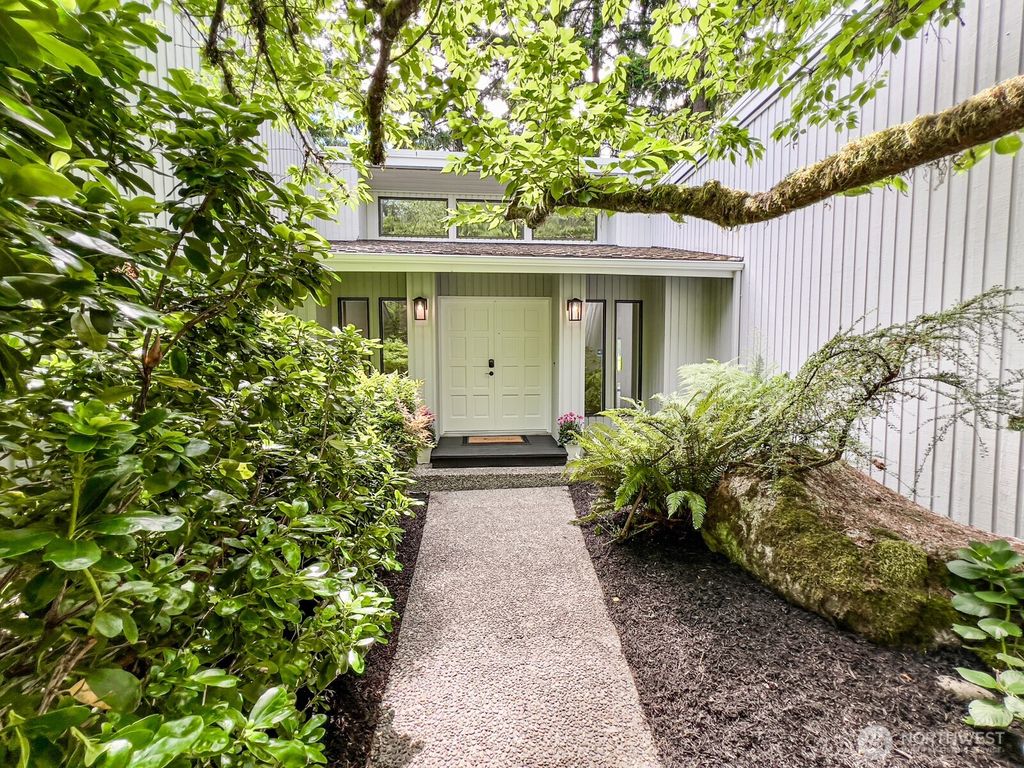 Photo of 2326 209th Place NE, Sammamish, WA 98074 (MLS # 2403035)