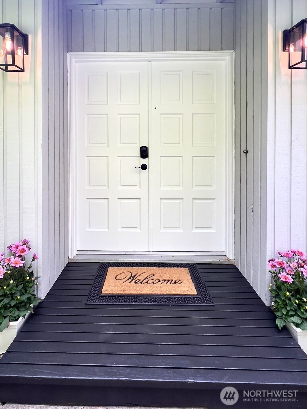 Photo of 2326 209th Place NE, Sammamish, WA 98074 (MLS # 2403035)