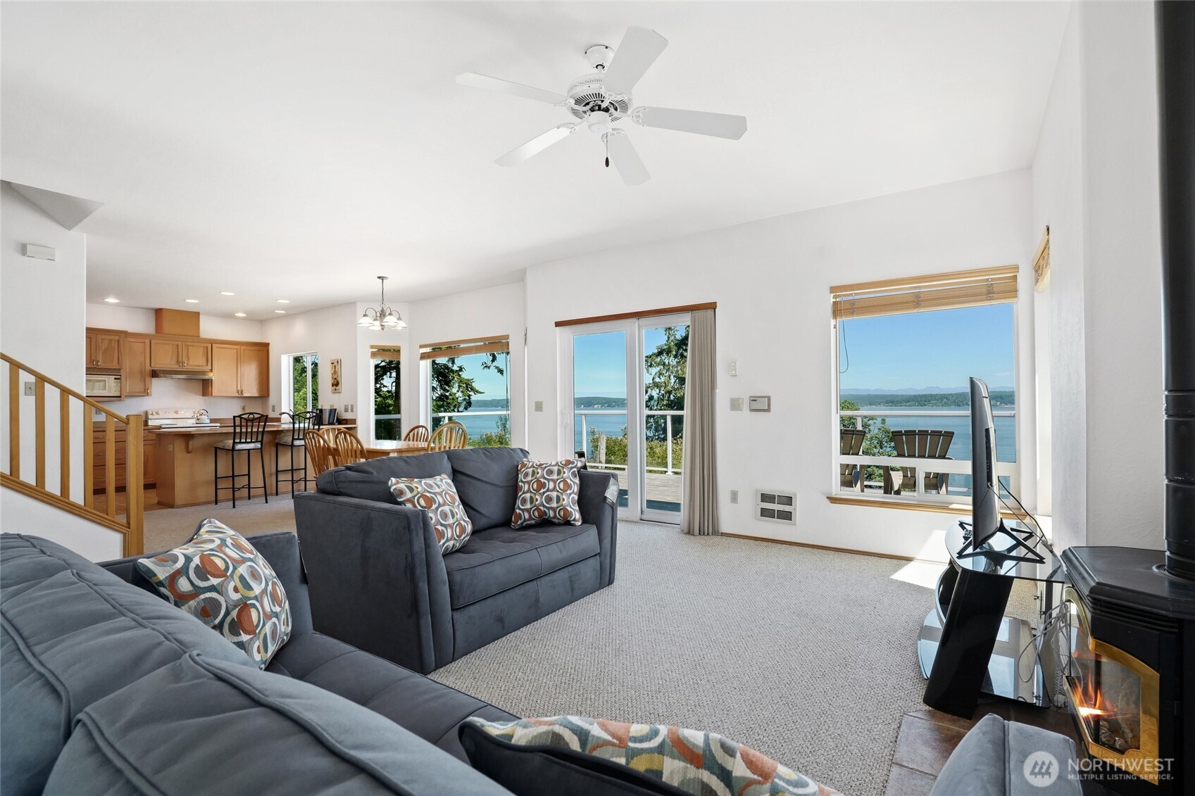 40 Beach Way
