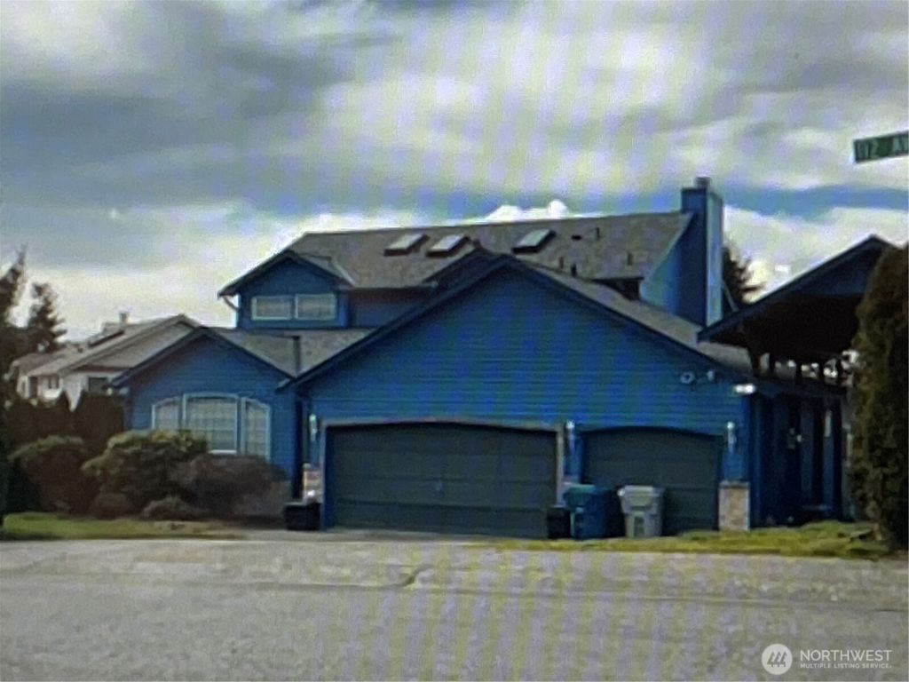 Photo of 17907 112th Avenue SE, Renton, WA 98055 (MLS # 2424885)