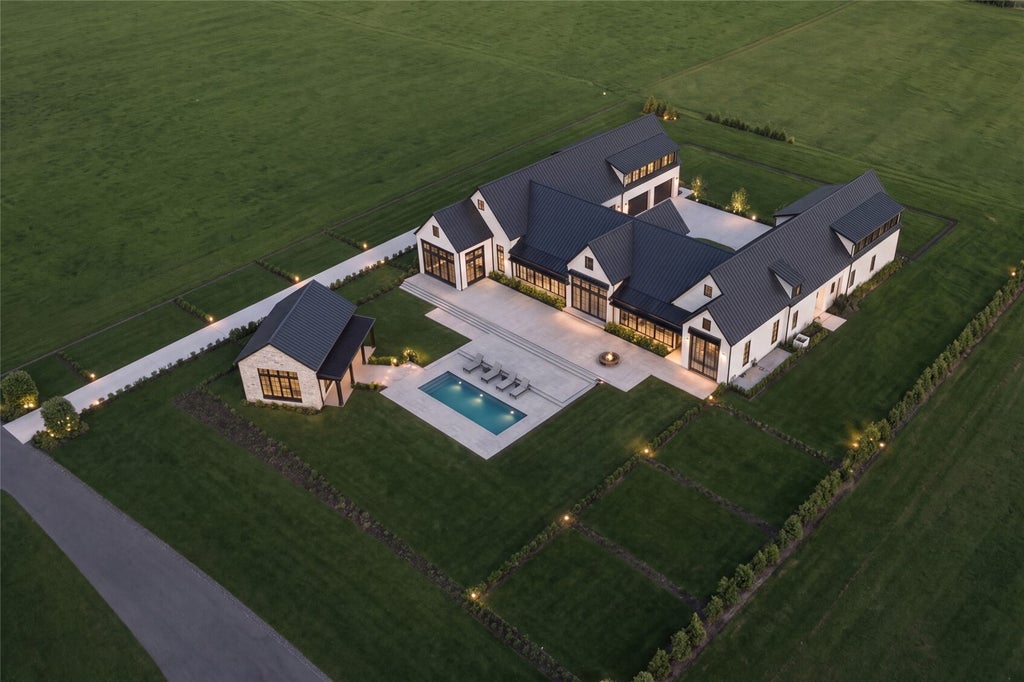 Photo of 302 Stolen Horse Court, Walla Walla, WA 99362 (MLS # 2597729)