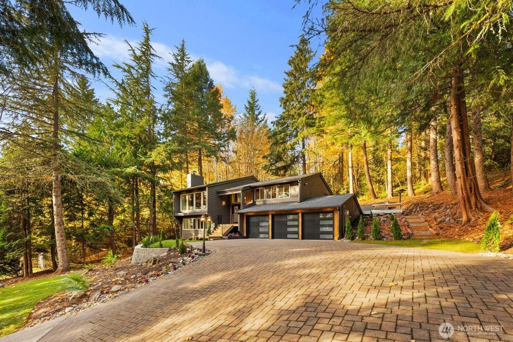 Photo of 25510 SE 159th Street, Issaquah, WA 98027 (MLS # 2524613)