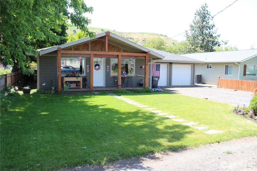 Photo of 1234 S Fifth Street, Dayton, WA 99328 (MLS # 2528750)